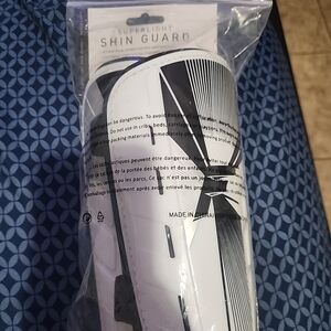Franklin shinguards size large